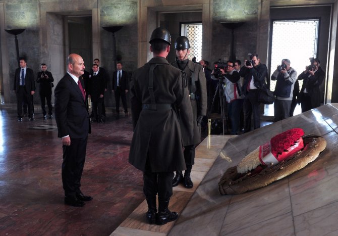 Bakan Soylu’dan Anıtkabir’e Ziyaret