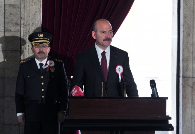 Bakan Soylu’dan Anıtkabir’e Ziyaret