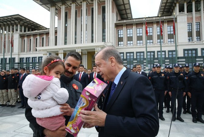 Cumhurbaşkanı Erdoğan Polislerle Bir Araya Geldi