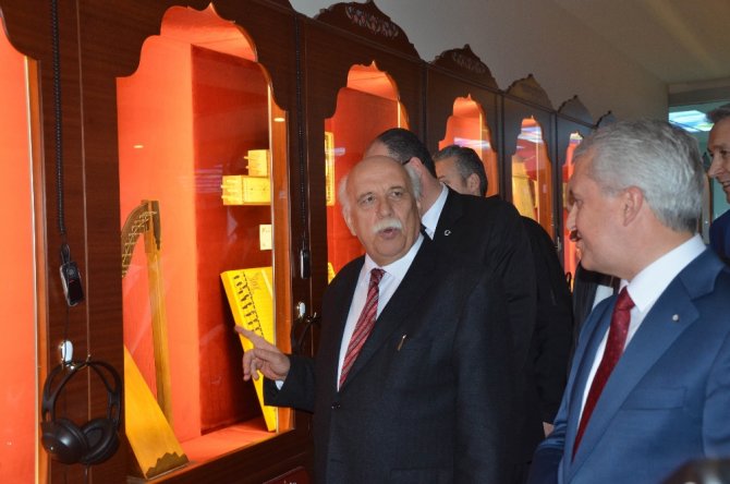 Türk Dünyası Bilim, Sanat Ve Kültür Merkezi Halkla Buluşuyor