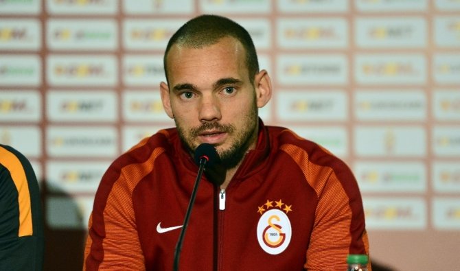 Sneijder Ve Podolski 11’de Yok