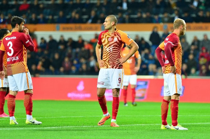 Galatasaray’a İlk Yarıda Büyük Şok !