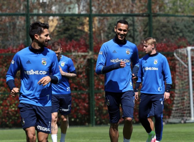 Fenerbahçe’de Derbi Hazırlıkları Sürüyor