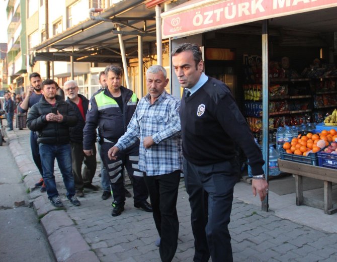 Tırın Çarptığı Çocuk Öldü: Sürücüyü Linçten Polis Kurtardı