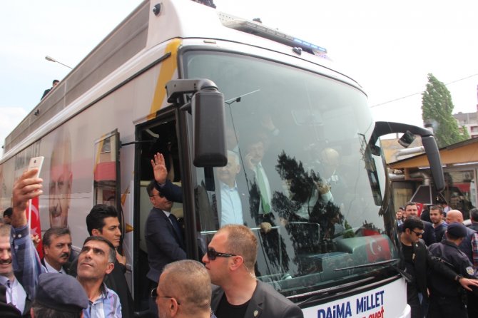 Vatandaşlarla Bir Araya Geldi, Açılış Yaptı