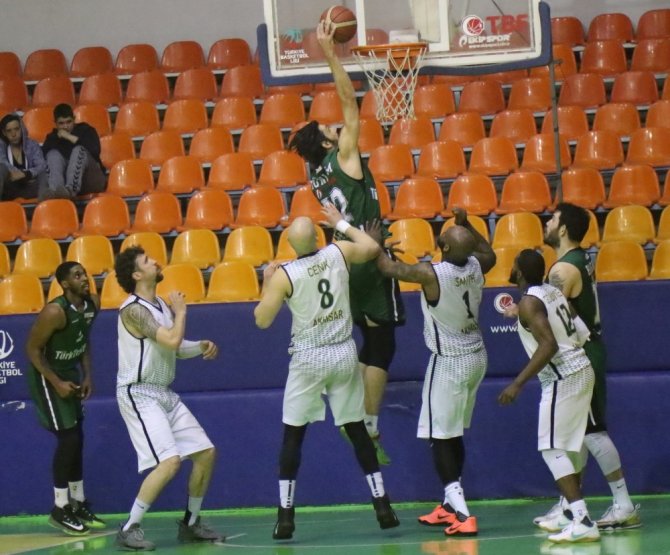 Akhisar Belediyespor Evinde Lidere Boyun Eğdi