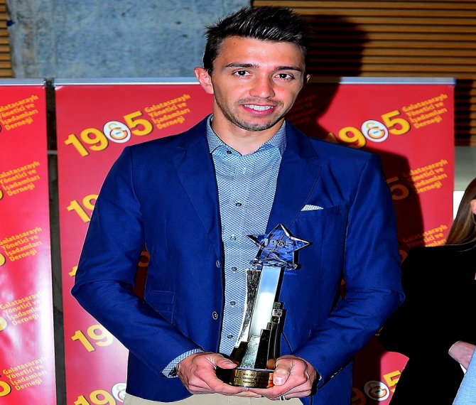 Muslera Galatasaray’da Yılın Sporcusu Seçildi