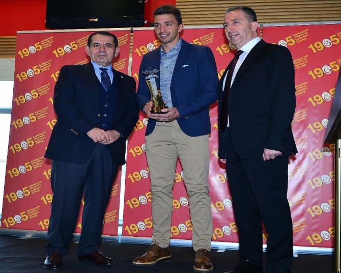 Muslera Galatasaray’da Yılın Sporcusu Seçildi