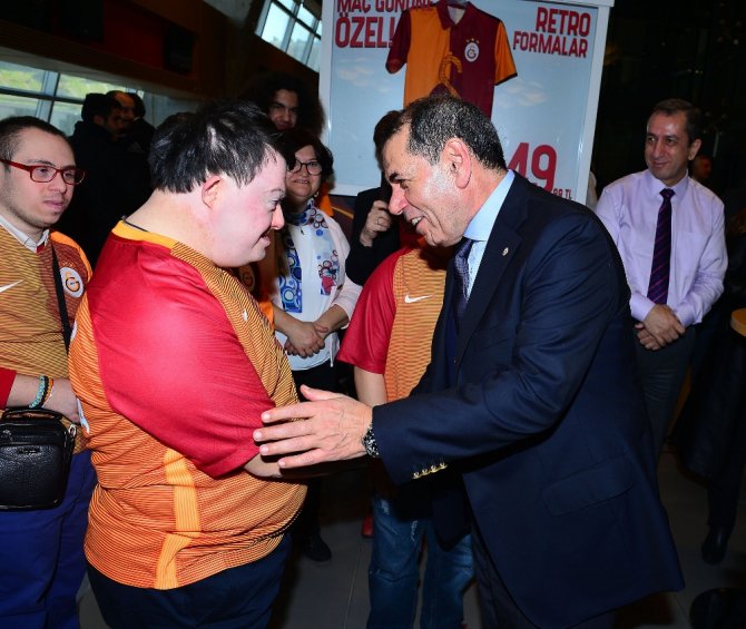 "Muslera Varken Endişeye Gerek Yok"