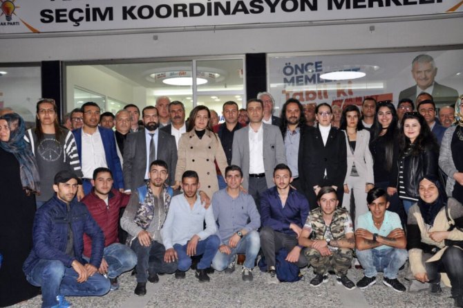 Chp’ye İzmir Şoku: Referanduma 2 Gün Kala Ak Parti’ye Geçtiler