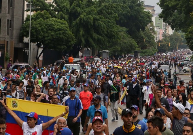 Venezuela’da Hükumet Karşıtı Protesto:5 Ölü
