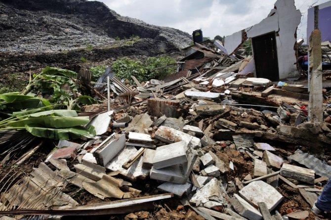 Sri Lanka’da Çöp Dağı Çöktü: 10 Ölü