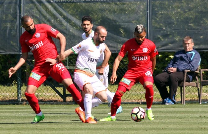 Antalyaspor Vagner Love’u Durduramadı