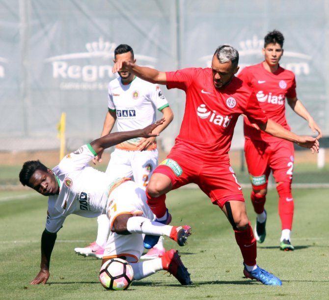 Antalyaspor Vagner Love’u Durduramadı