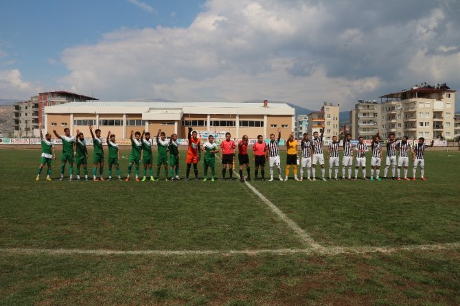 Amatör Maçta Ortalık Karıştı: Bir Futbolcu Yaralandı
