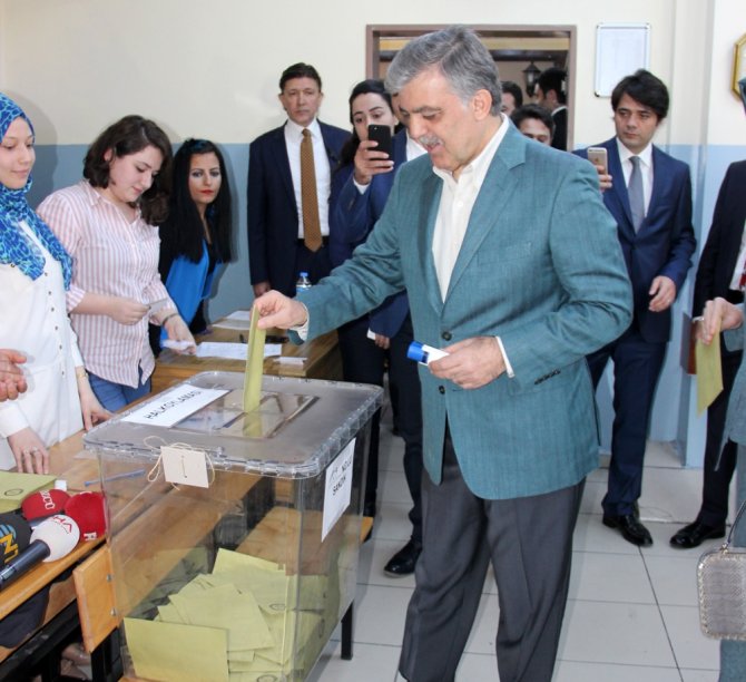 Abdullah Gül’e ’Oyunun Rengi’ Soruldu