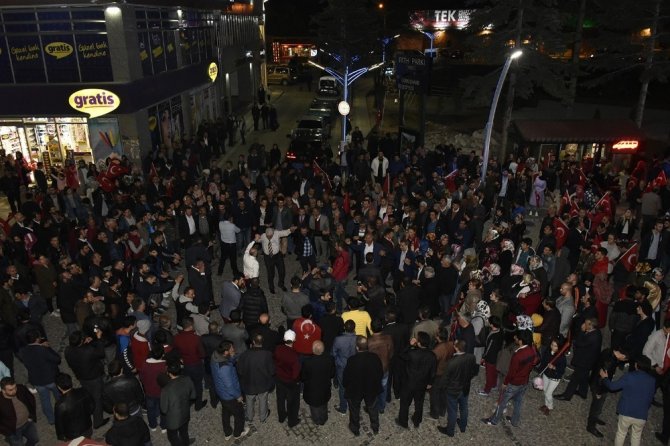 Gümüşhane’de ‘Başkan Erdoğan’ Sloganlarıyla Kutlama Yapıldı