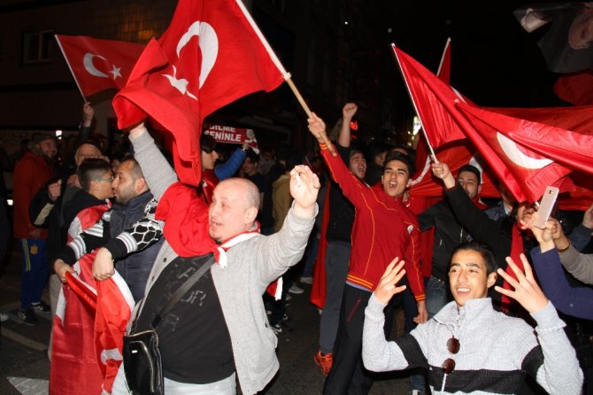 Belçika’da ’Evet’ Coşkusu
