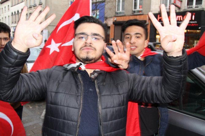 Belçika’da ’Evet’ Coşkusu