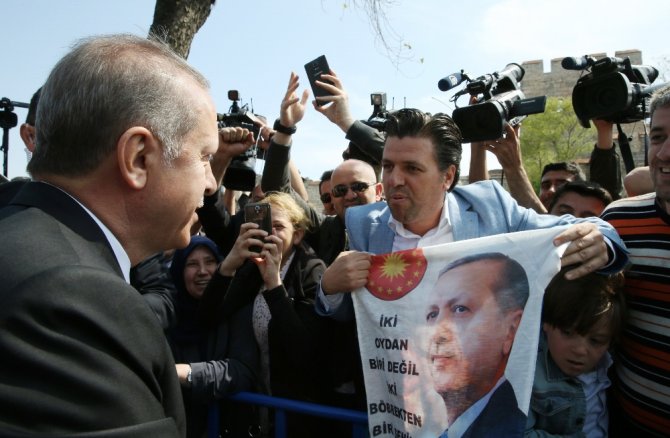 Özal, Menderes Ve Erbakan’ın Kabirlerini Ziyaret Etti