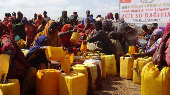 Somali Acil Yardım Bekliyor