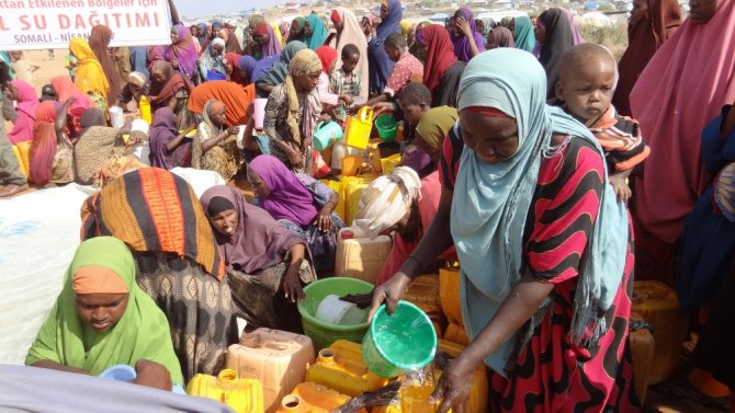Somali Acil Yardım Bekliyor