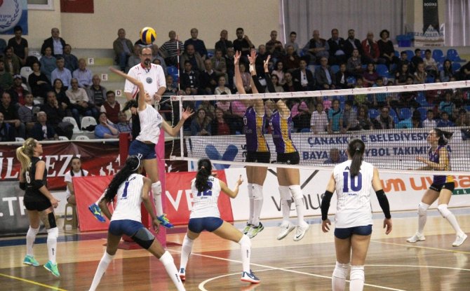Çanakkale Belediyespor, Halkbank’ı Mağlup Etti