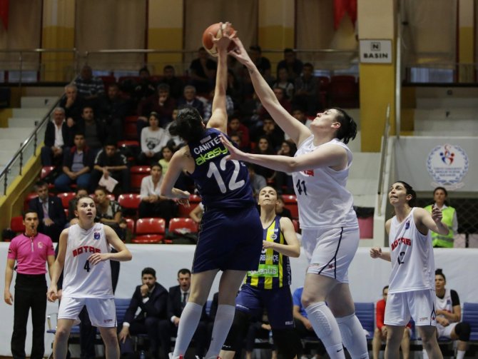 Fenerbahçe Farklı Kazandı