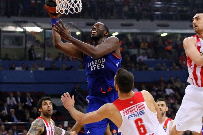 Anadolu Efes, Deplasmanda Olympiakos’a Yenildi