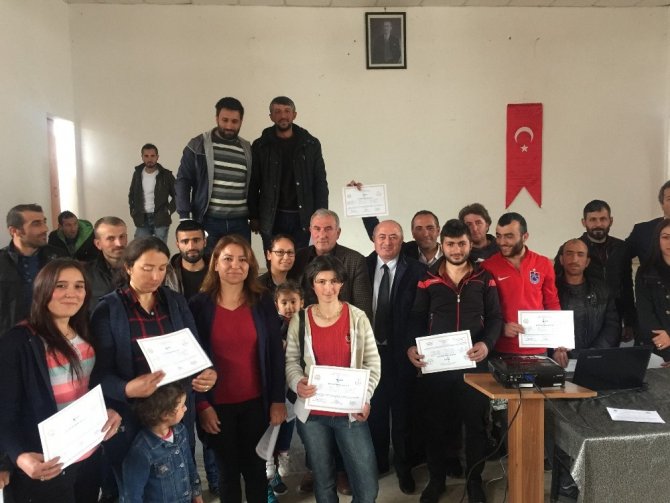Artvin’in Ardanuç İlçesinde Genç Çiftçi Projesi Tanıtım Toplantısı Gerçekleştirildi