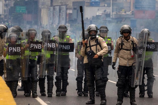 Venezuela’da İktidar Ve Muhalefet Sokaklarda: 7 Ölü