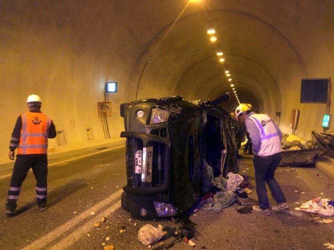 Artvin’de Tünel İçinde Kaza: 3 Yaralı