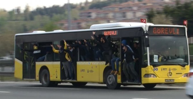Fb-gs Taraftarları Karşı Karşıya Geldi