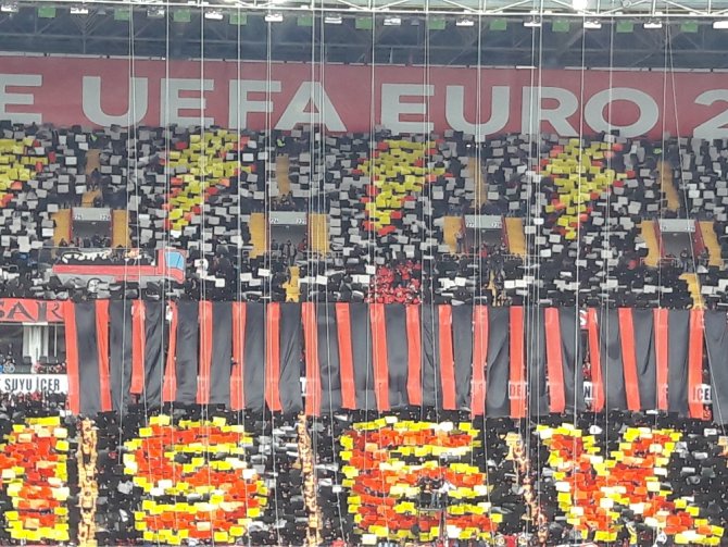 Eskişehirspor Taraftarından Şampiyonluk Koreografisi
