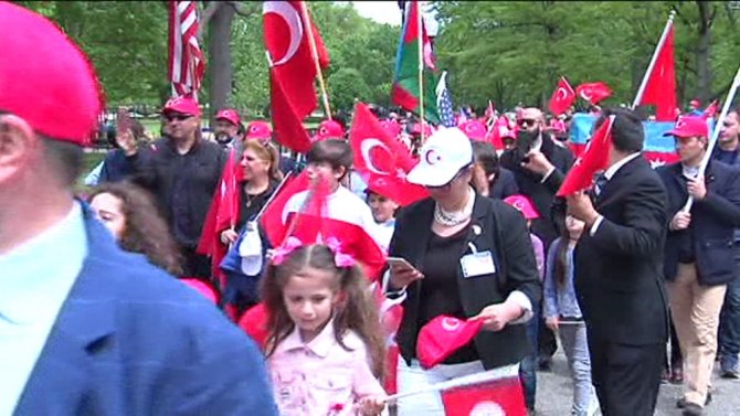Beyaz Saray Önünde Başladı: 5 Bin Türk Katıldı