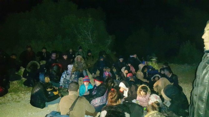 İzmir’den Yurt Dışına Kaçmaya Çalışan 113 Göçmen Yakalandı