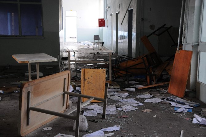 Eski Okul Binası Hırsızlarca Talan Edildi