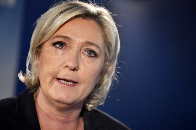 Le Pen Komünist Parti Seçmenine Yöneldi