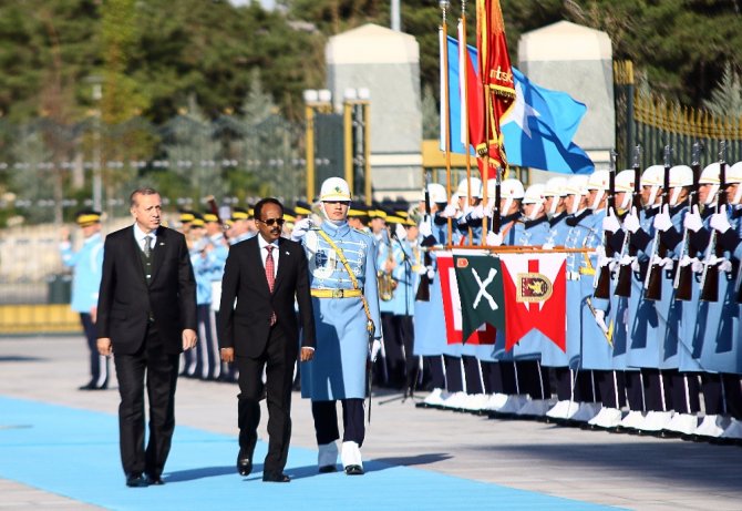 Erdoğan Somalili Mevkidaşını Resmi Törenle Karşıladı