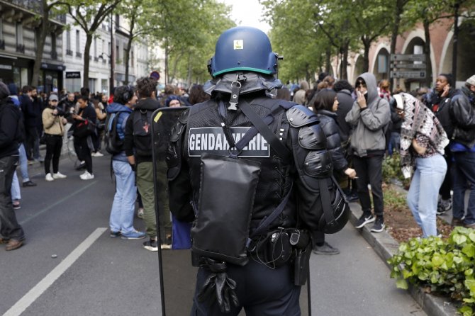 Fransa’da Gösteriler Sürüyor