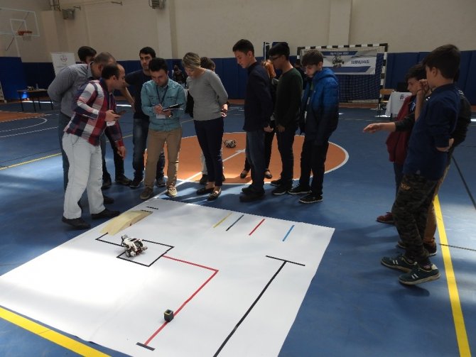 Artvin’de Ortaokullar ‘Robotik Yarışmasında’ Boy Gösterdi