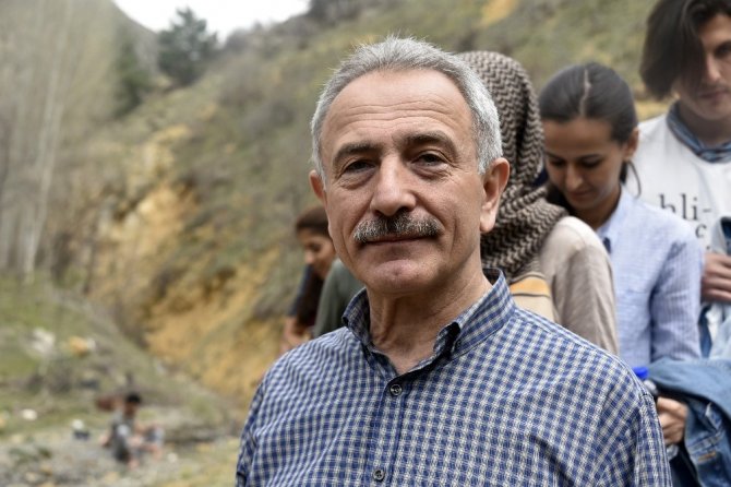Türkiye’nin En Büyük Mağaralarından Birisi: Akçakale Mağarası
