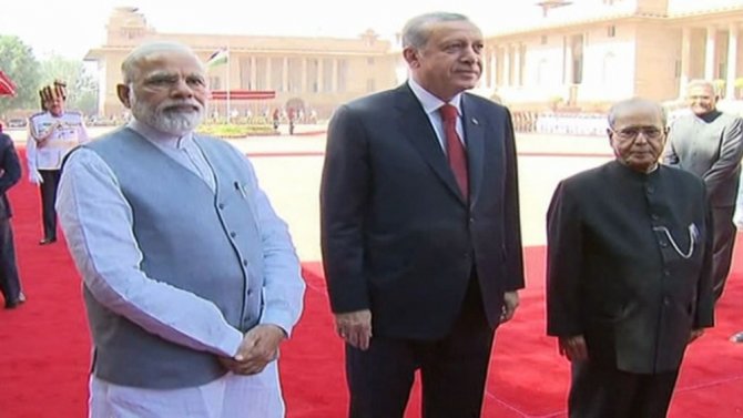 Hindistan’da Resmi Törenle Karşılandı