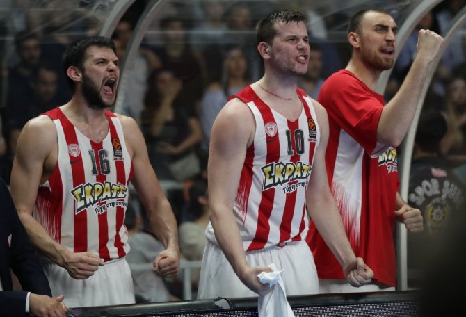 Anadolu Efes’ten Veda