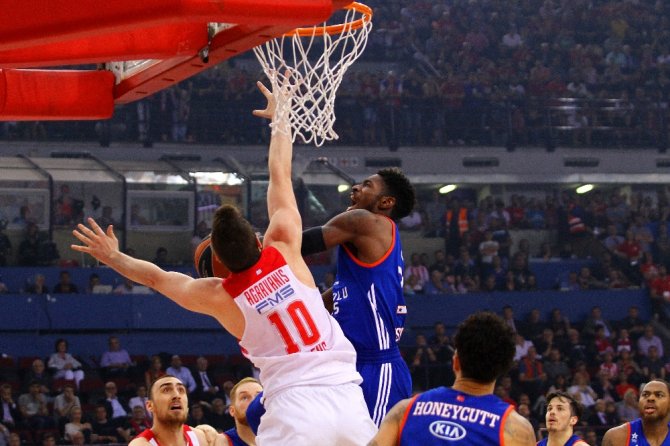 Anadolu Efes’ten Veda