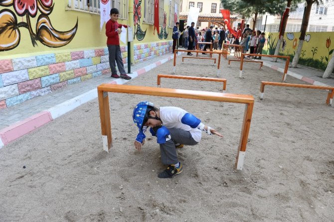İlköğretim Okuluna ’Survivor’ Parkuru