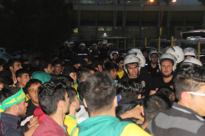 Maçın Ardından Ortalık Savaş Alanına Döndü