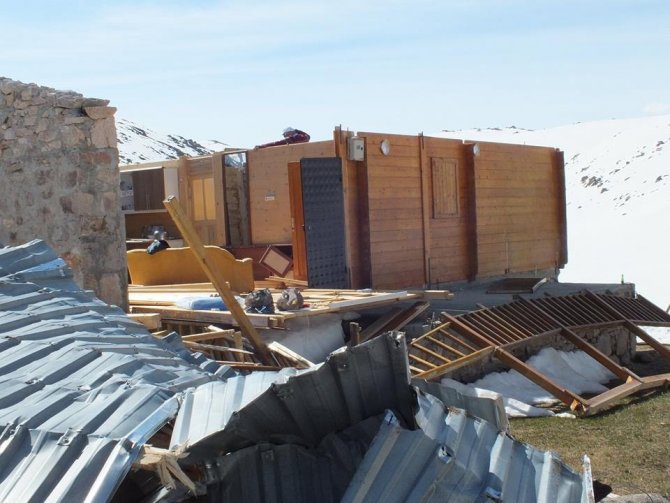 Fırtınadan Zarar Gören Evler, Yaylacıları Kara Kara Düşündürüyor