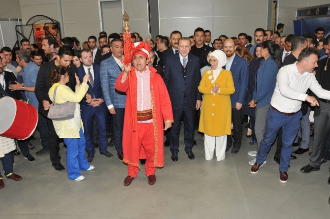 Erdoğan, Engelli Karma Mehteran Takımı’nı İlgiyle İzledi