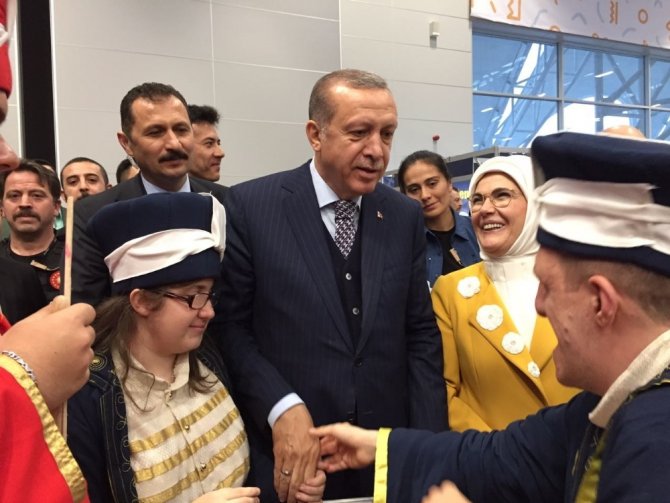 Erdoğan, Engelli Karma Mehteran Takımı’nı İlgiyle İzledi